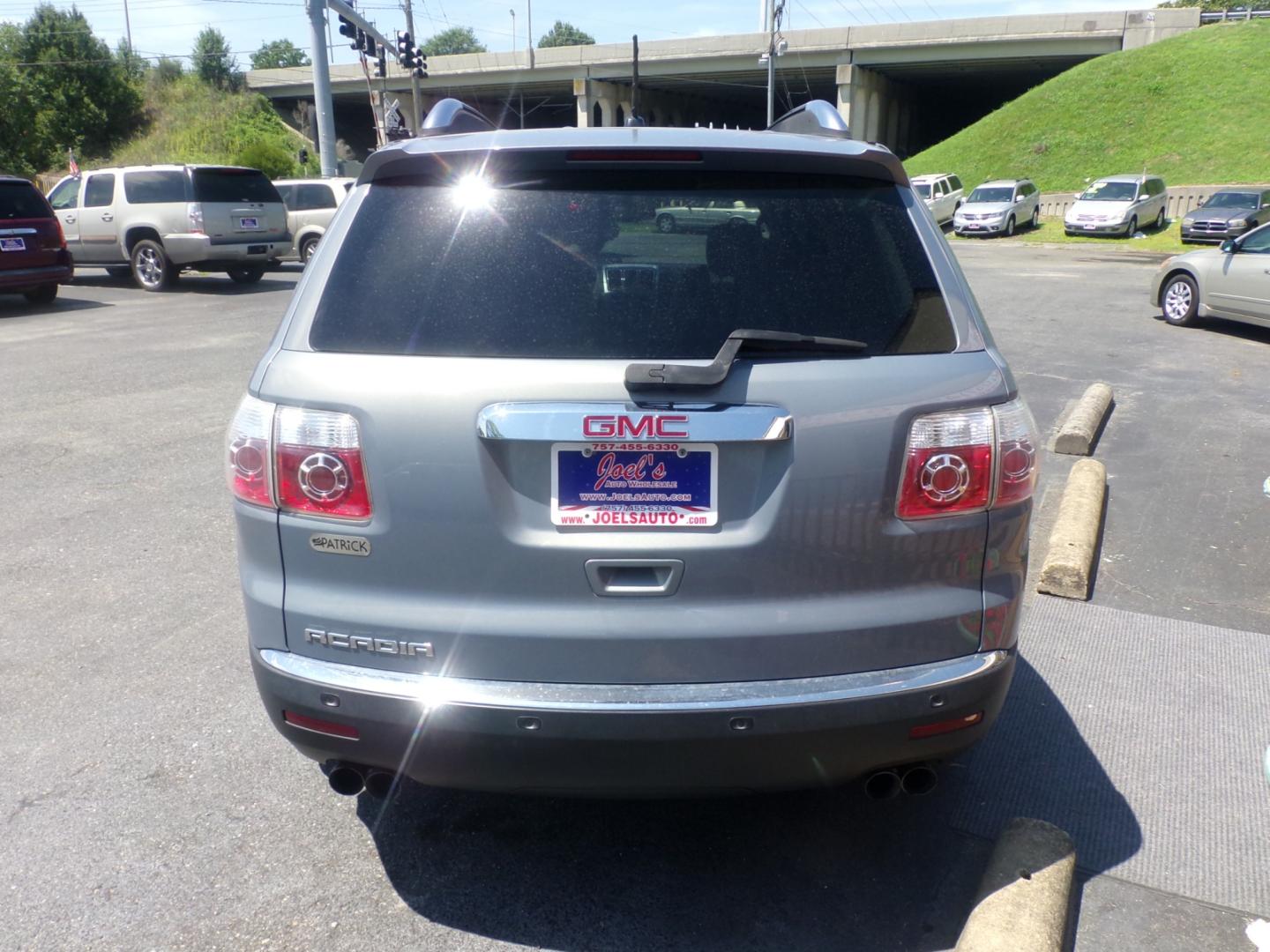 2008 Blue GMC Acadia SLT-2 FWD (1GKER33758J) with an 3.6L V6 DOHC 24V engine, 6-Speed Automatic Overdrive transmission, located at 5700 Curlew Drive, Norfolk, VA, 23502, (757) 455-6330, 36.841885, -76.209412 - Photo#15